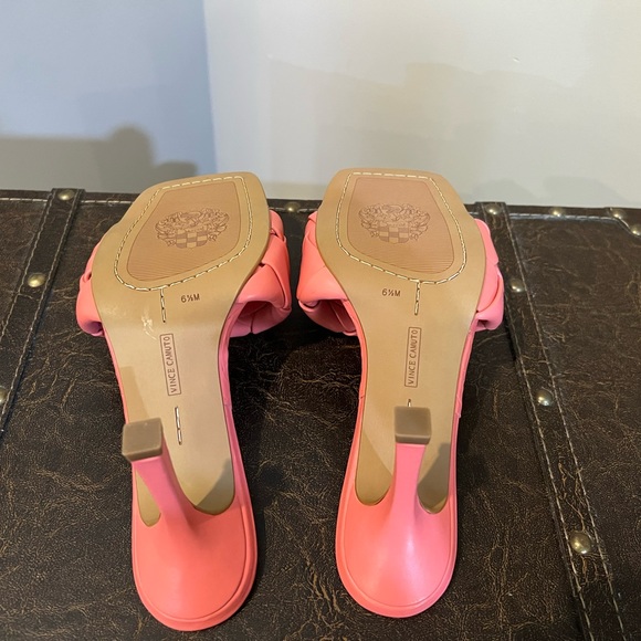 Vince Camuto Coral Mule Heel Sandal Size 6.5 - Picture 4 of 4